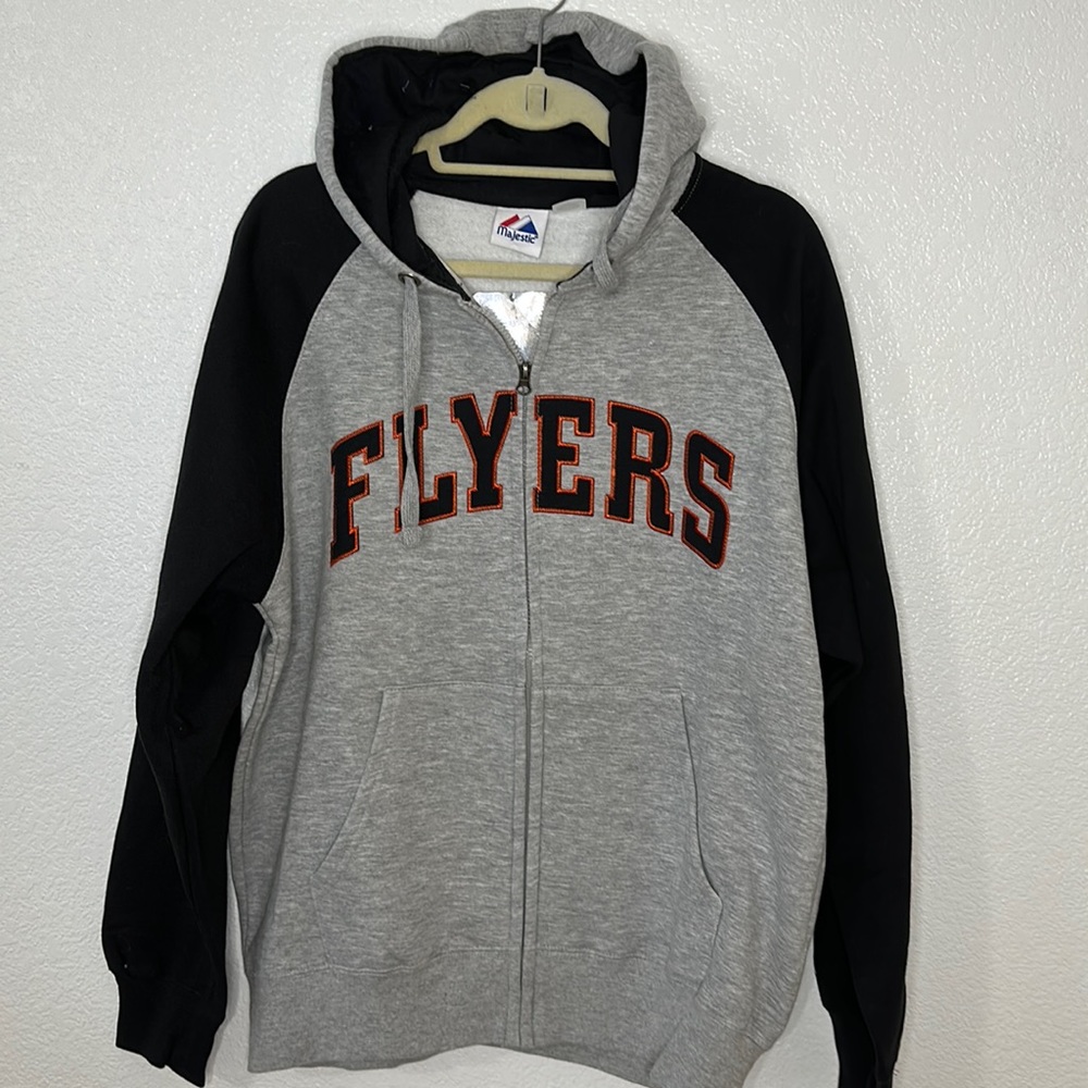 Brand new Flyers zip up